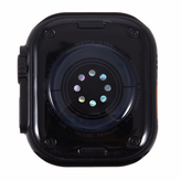 ماکت اپل واچ اولترا و اولترا ۲ با بدنه تیتانیوم نچرال و تیتانیوم مشکی، نمای نزدیک از طراحی لوکس و دقیق ساعت با صفحه نمایش بزرگ و دکمههای کناری.