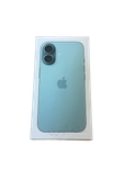 جعبه بستهبندی آیفون ۱۶ Teal: کارتن سفید با نام مدل iPhone 16، نوار برجسته سبزآبی Teal، نمای نزدیک از لبههای گرد و دوربین عمودی