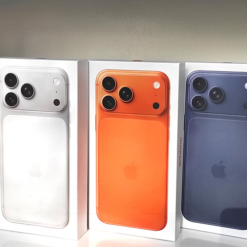 جعبه کارتن آیفون 17 پرومکس رنگ نارنجی / آبی سرمه ای