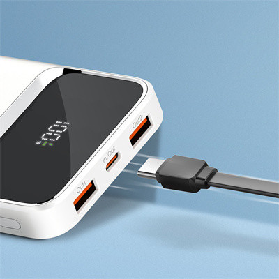 درگاههای USB-A و USB-C پاوربانک الدینیو مدل PQ11